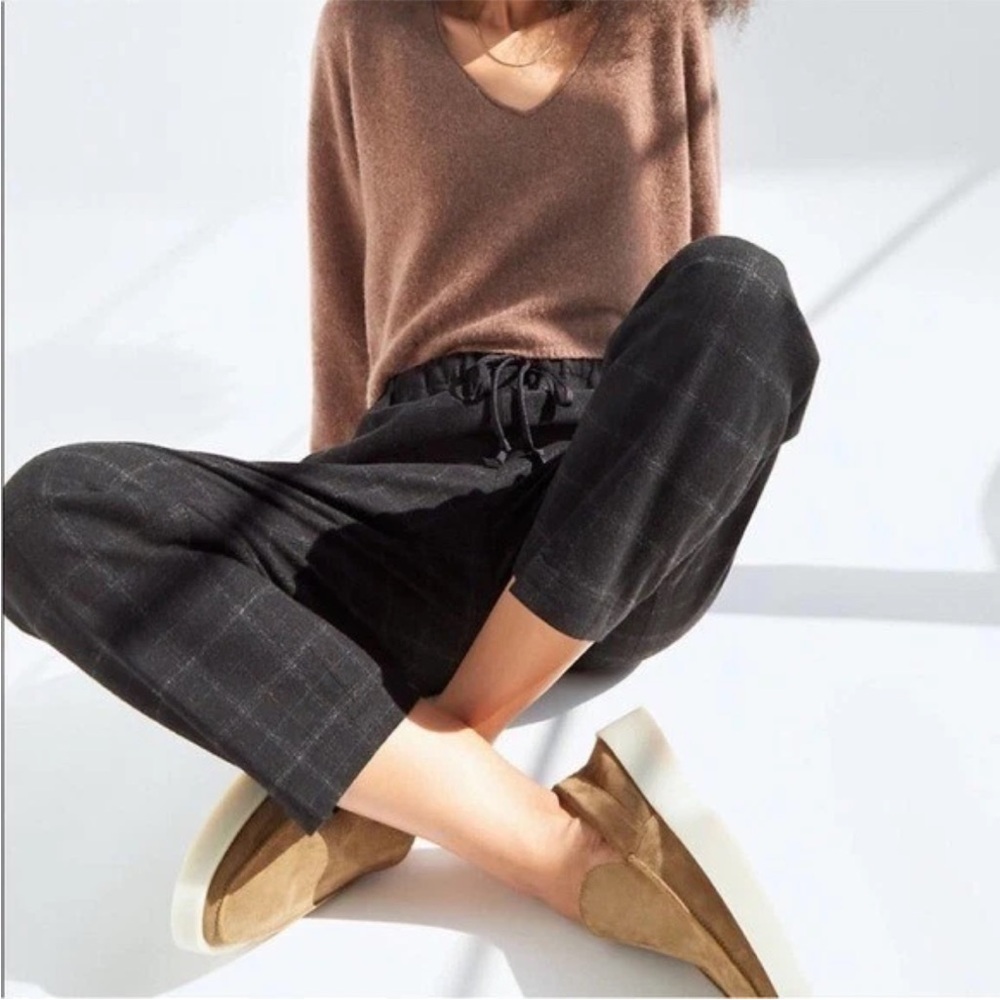 Aritzia The Group Babaton Jimmy plaid pant in grey black size large